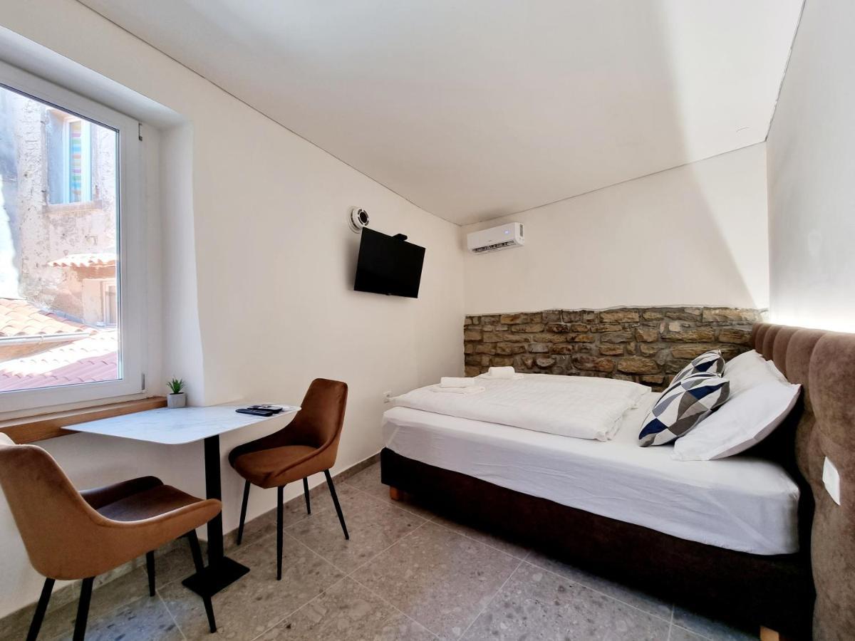 Akvatour Apartments Piran Bagian luar foto