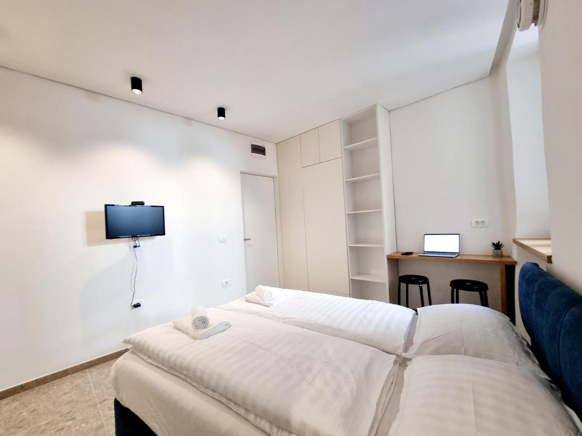 Akvatour Apartments Piran Bagian luar foto